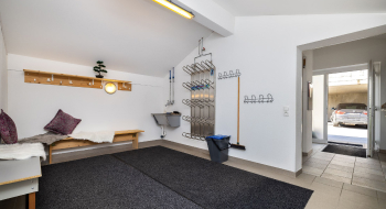 Skiraum beheizter Skischuhständer