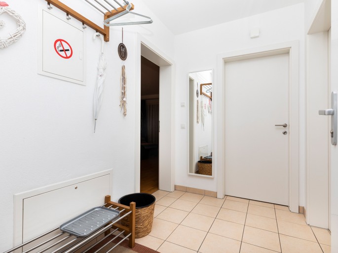 Großer Vorraum mit Garderobe