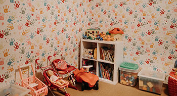 Buntes Spielzimmer für Kinder im Haus Barbara