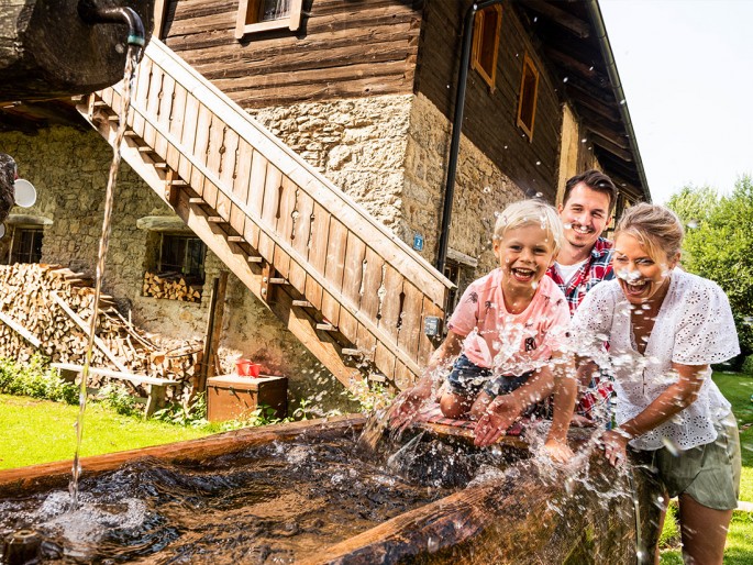 Familie bei den Marbachalmen © Flachau Tourismus